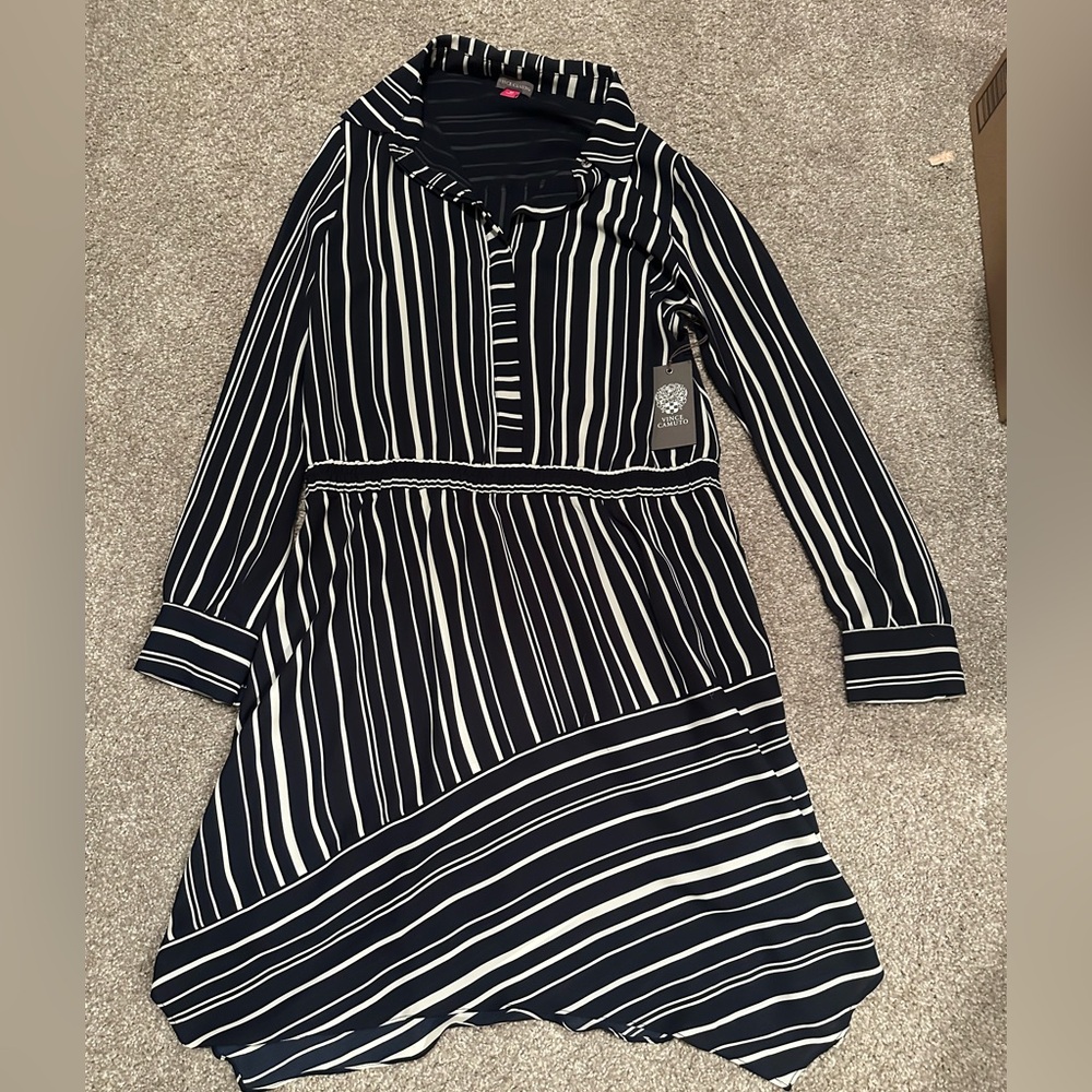 NWT Vince Camuto Collared Long Sleeved Navy & White Dress w/ Asymmetric Hem - M